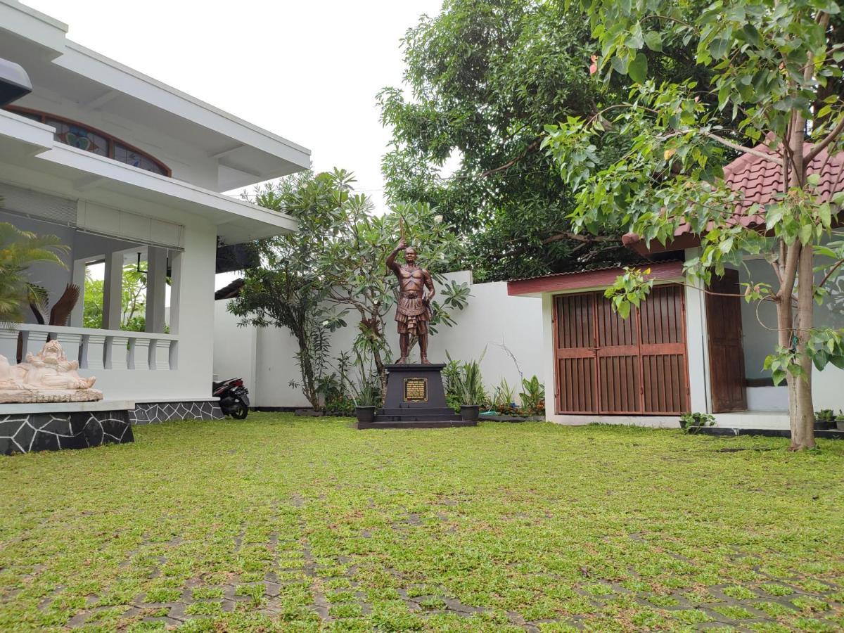 Griya Asih Hotel Yogyakarta Exterior photo
